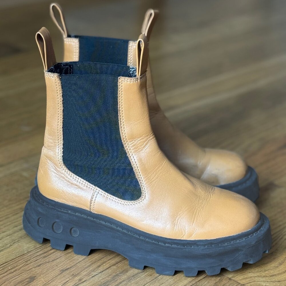 SIMON MILLER Scrambler Leather Platform Chelsea Boots In Toffee/Tan - 37
